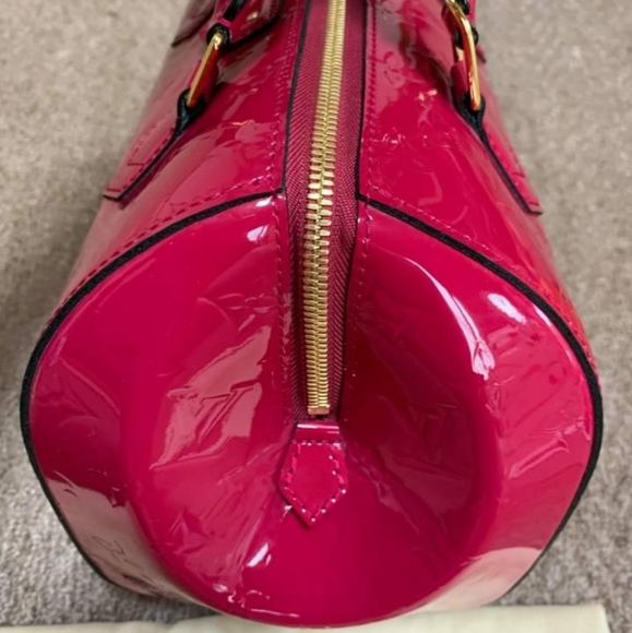 LV Montana Handbag - Picture 3 of 13